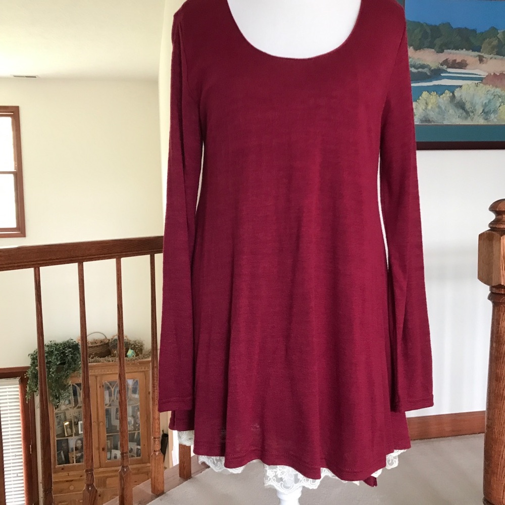 Umgee Brand Burgundy Top with Lace. NWOT.  Size L